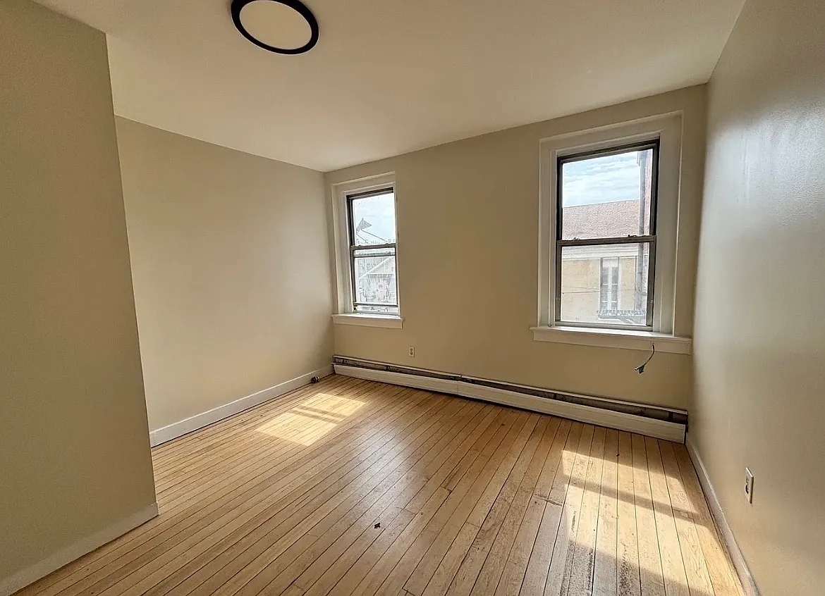 2 bed, 1000 sqft, $2,595 — Photo 1