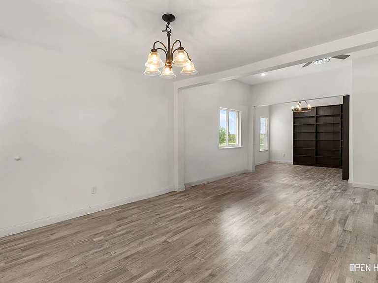 5312 Crown Ln — Photo 15