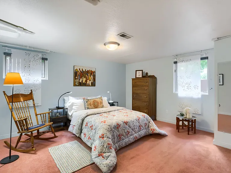 726 Pine St — Photo 21
