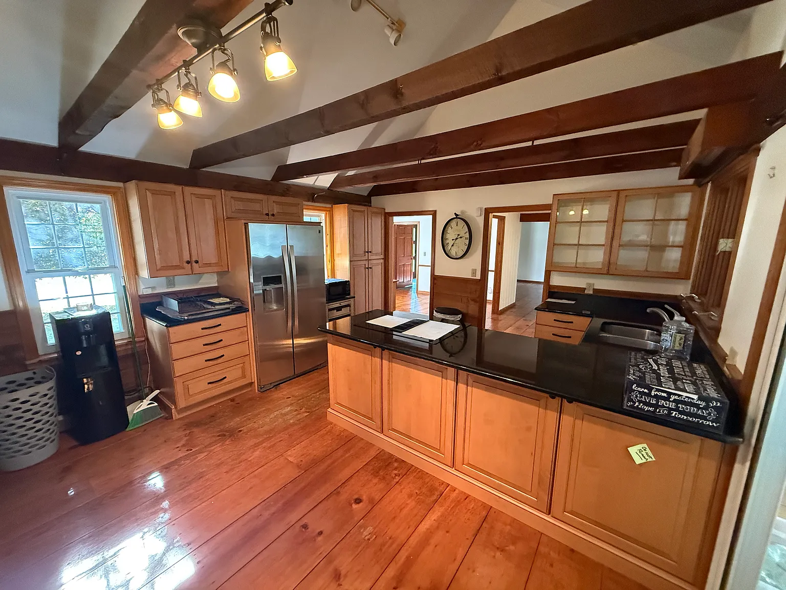 3 bed, 1722 sqft, $6,500 — Photo 2