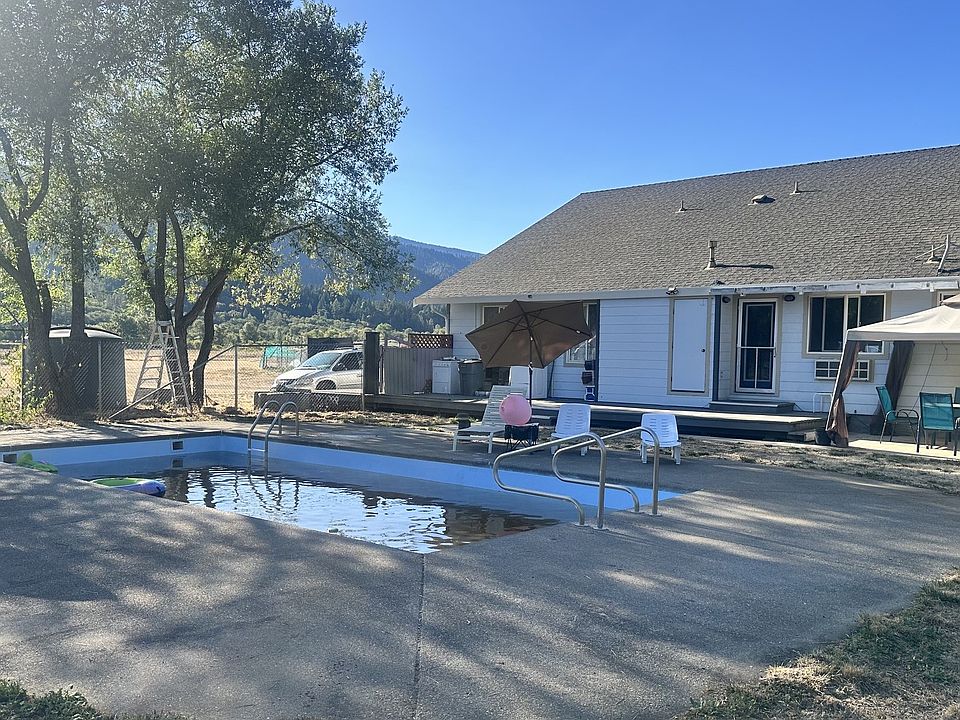1st image of 581 Garrett Rd #4
