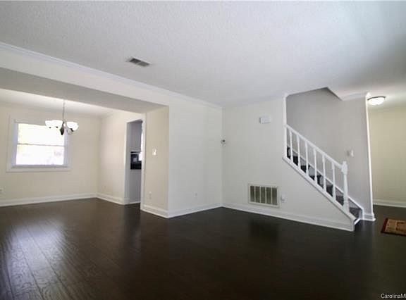 3rd image of 7830 Mallen Dr