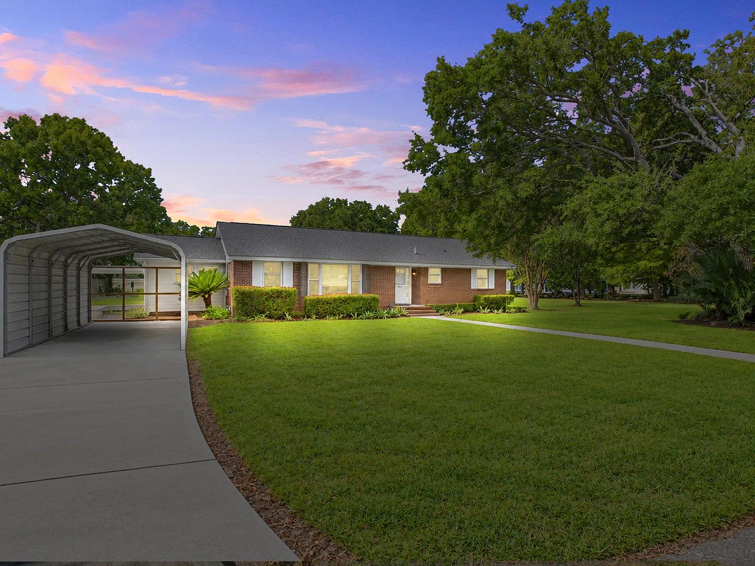 3 bed, 2.0 bath, 1724 sqft, $3,800 — Photo 3