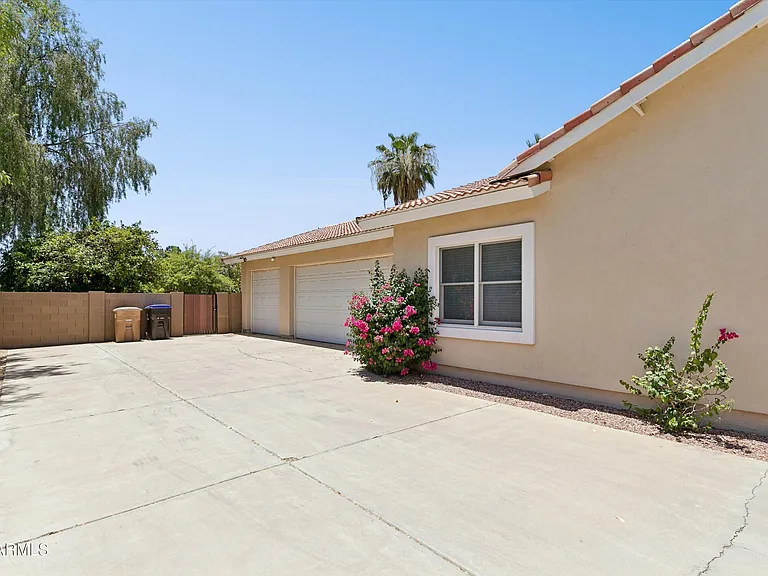 8611 W Foothill Dr — Photo 6