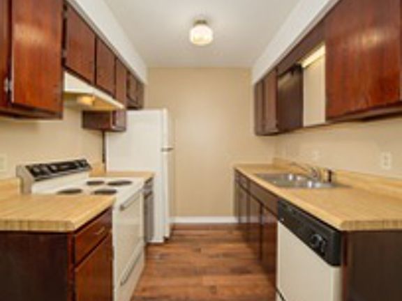 2nd image of 616 Emory Oak Ct