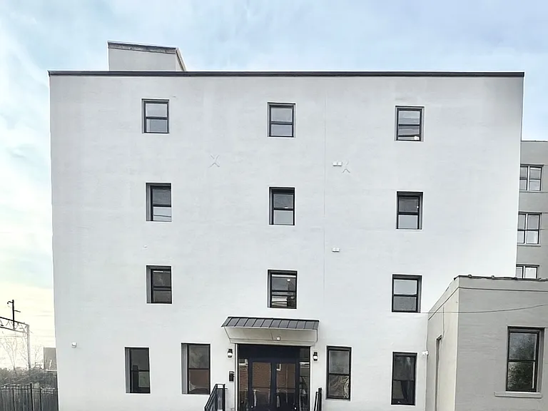 1422 N 8th St — Photo 1