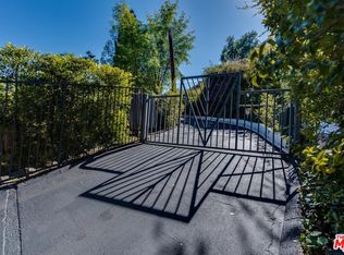 3901 Ventura Canyon Ave, Sherman Oaks, CA 91423