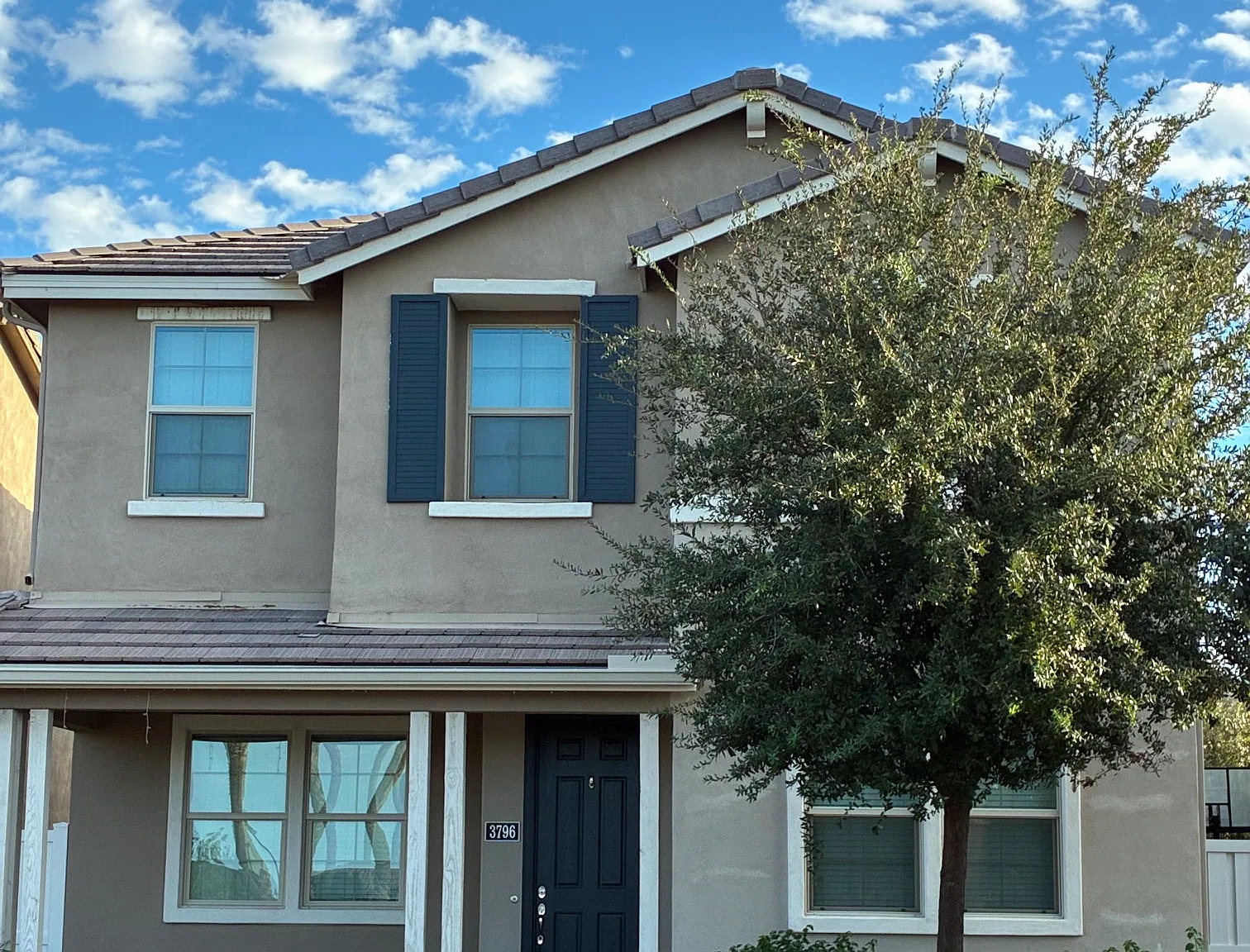 4 bed, 2417 sqft, $2,300 — Photo 1