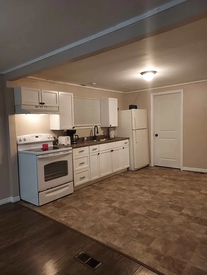Lake Dr, New Port Richey — Photo 1