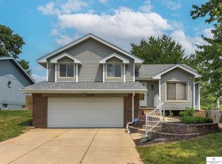 12324 Binney St, Omaha, NE 68164