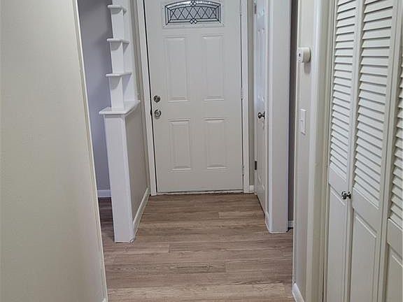 3rd image of 1002 N Nail Pkwy