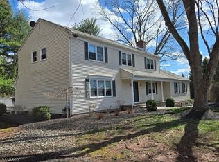 6 Betsy Ross Ct, Montgomery Twp., NJ 08558
