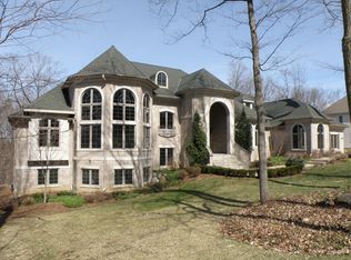 19160 Ashbourne Ln, Brookfield, WI 53045