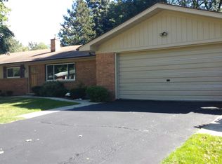 295 Nesbit Ln, Rochester Hills, MI 48309