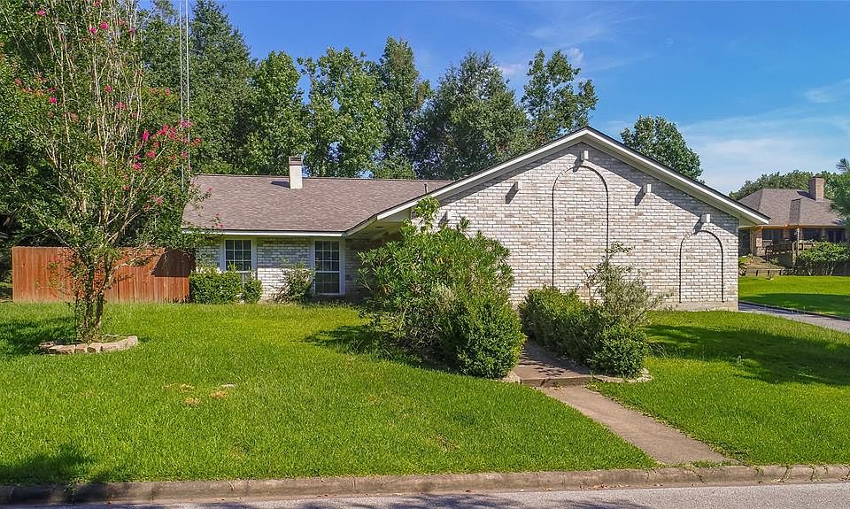 1st image of 1453 Green Briar Dr