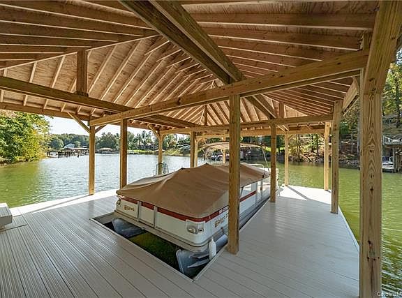 5th image of 7912 Lakeview Dr