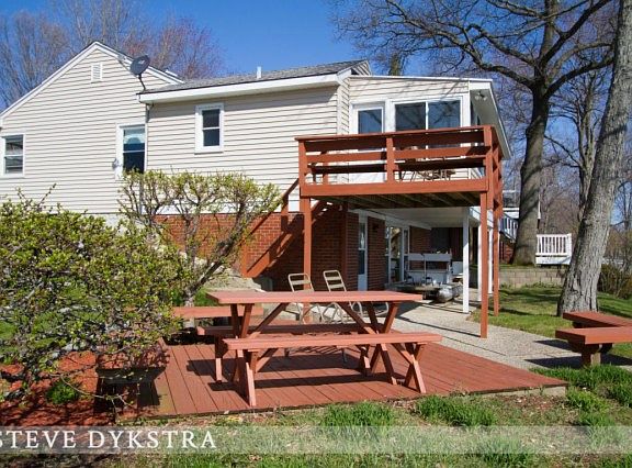 3rd image of 6916 And 6918 Kitson Dr NE