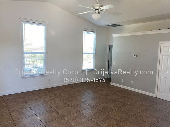 4th image of 1070 E Miles St Unit 2