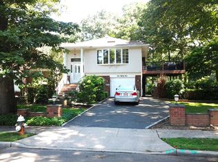 585 Linden St, West Hempstead, NY 11552