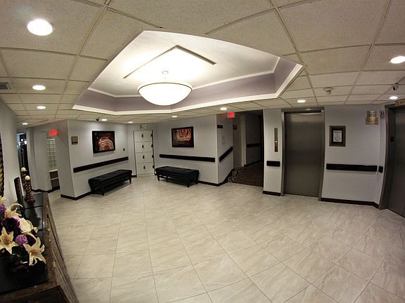 4th image of 1400 Saint Charles Pl APT L5