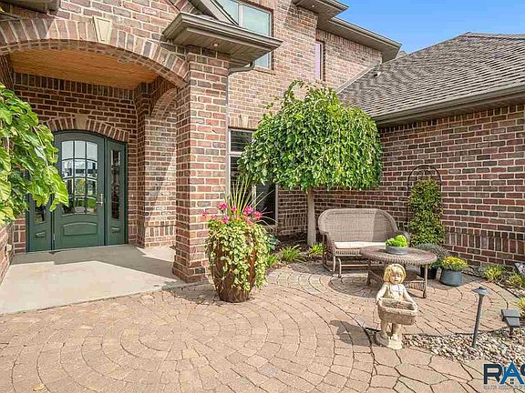 2nd image of 8300 S Timber Oak Cir