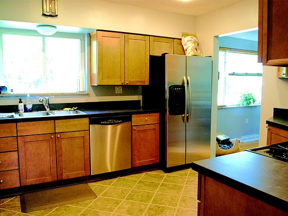 3rd image of 1122 Shangrila Dr