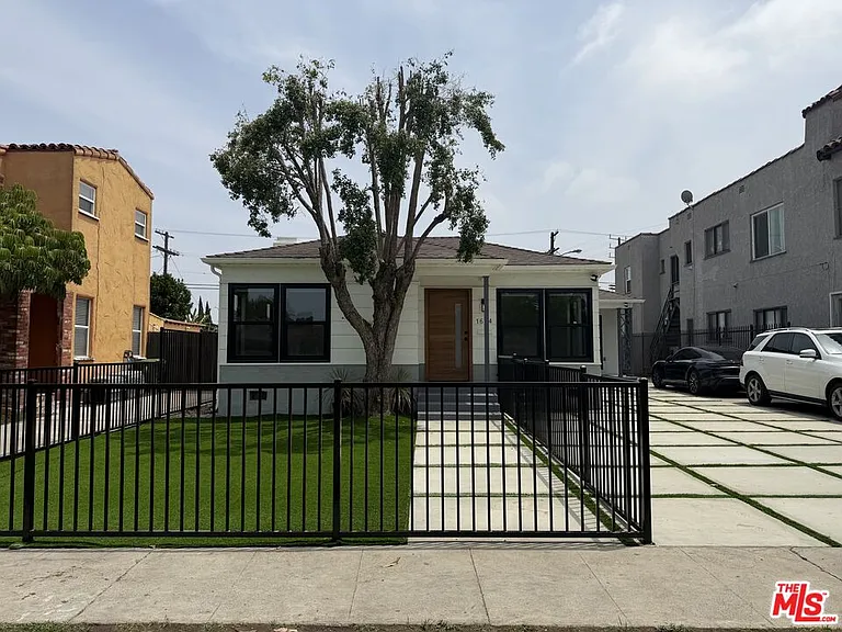 1614 Hauser Blvd — Photo 1