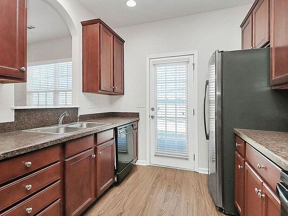5th image of 13422 Erwin Rd