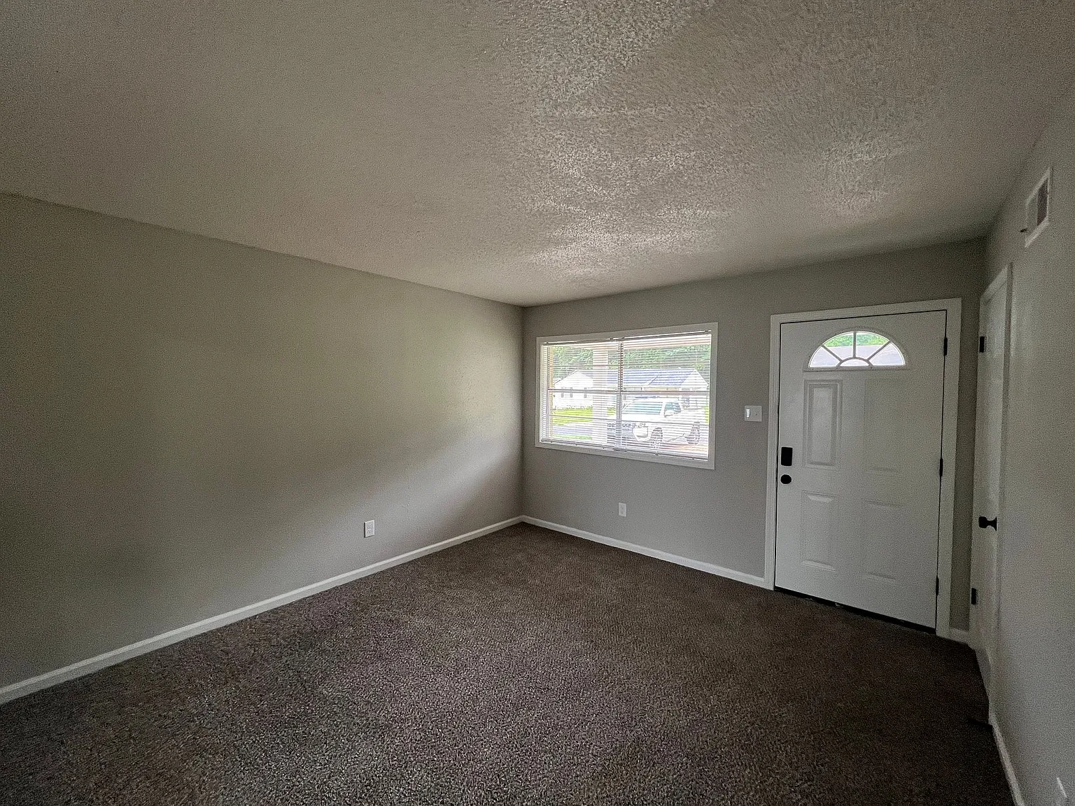 3980 Glenbrook St — Photo 4