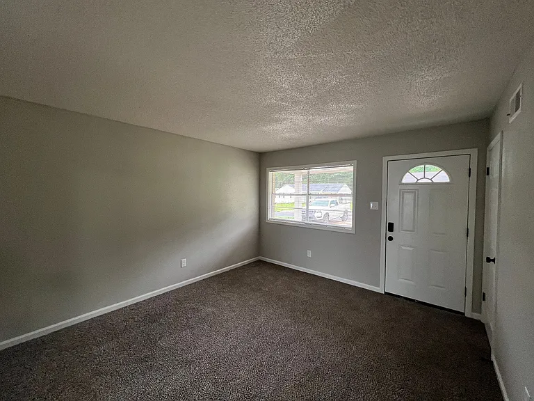 3980 Glenbrook St — Photo 10