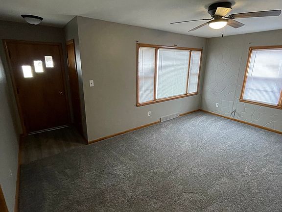3rd image of 1315 E Linden Ave