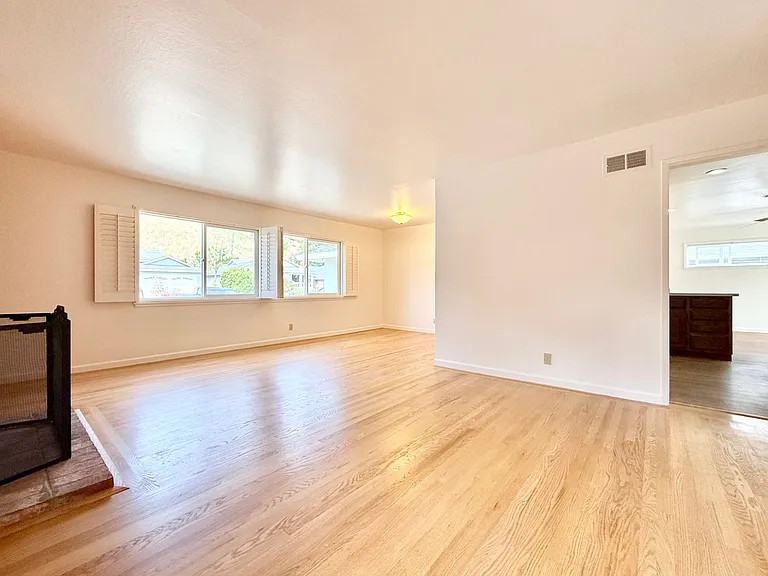 420 Madison Ave — Photo 4