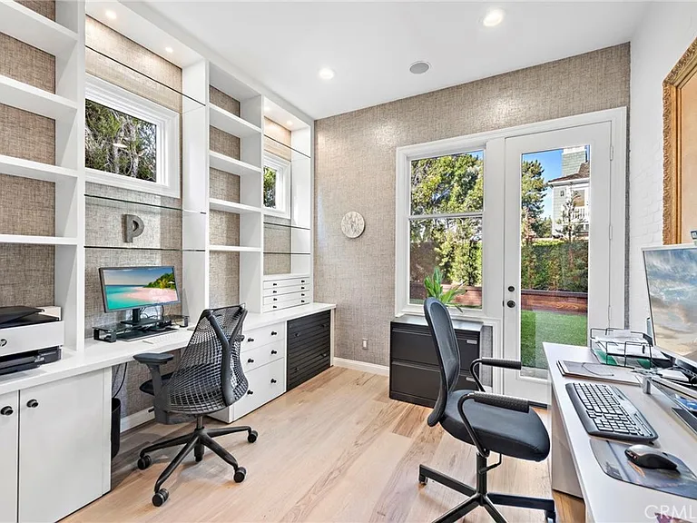20 Cape Danbury — Photo 25