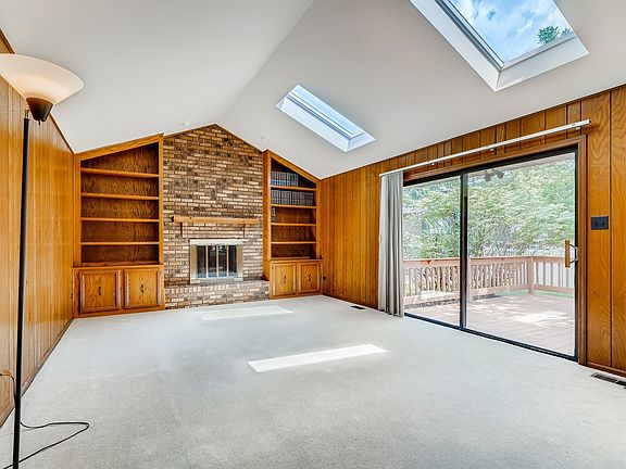 3rd image of 5727 Antler Ln