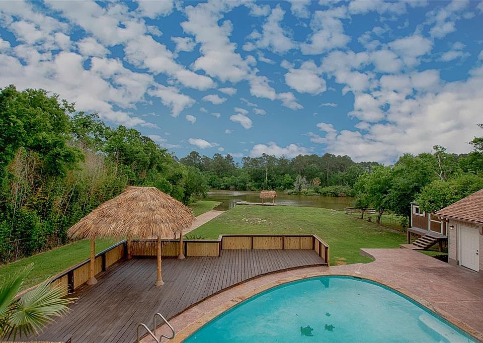 1st image of 3819 Bayou Cir