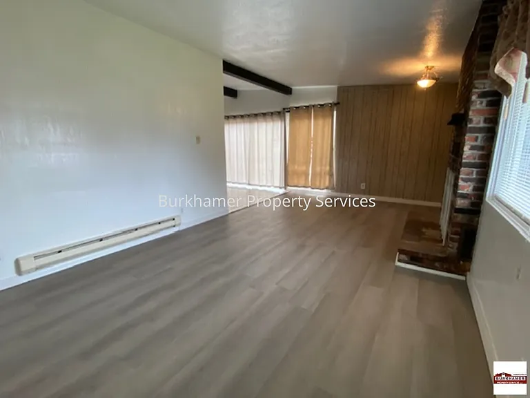1315 W Young St — Photo 5