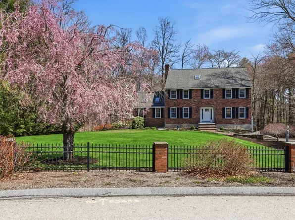 76 Tucker Farm Rd, North Andover, MA 01845