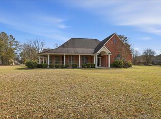 9655 Grapevine Dr, Orange, TX 77630