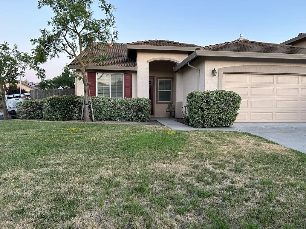 Travertine Ave, Lathrop — Photo 1