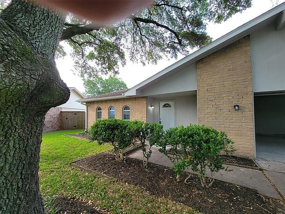 2nd image of 2231 Mustang Springs Dr