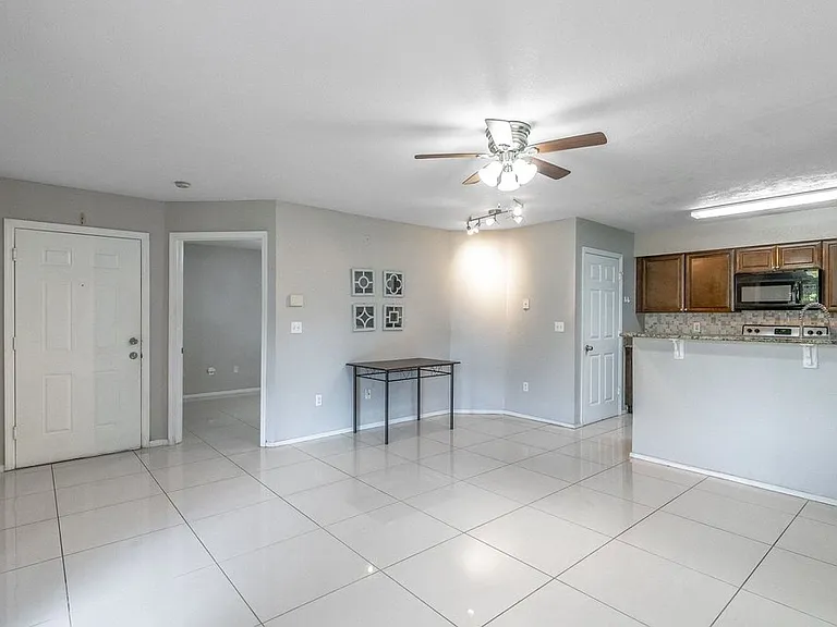 5124 Park Central Dr #517 — Photo 12