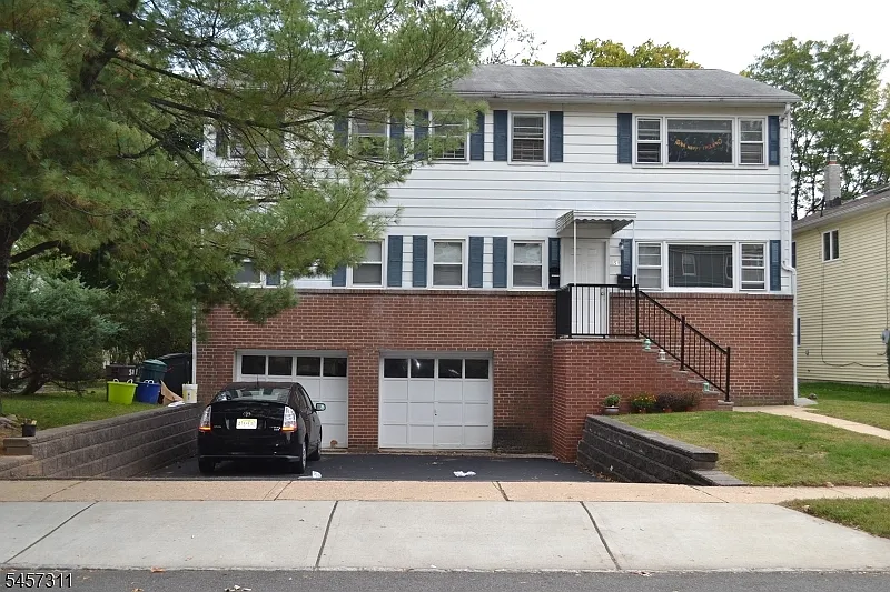 3 bed, 1.5 bath, $3,300 — Photo 1