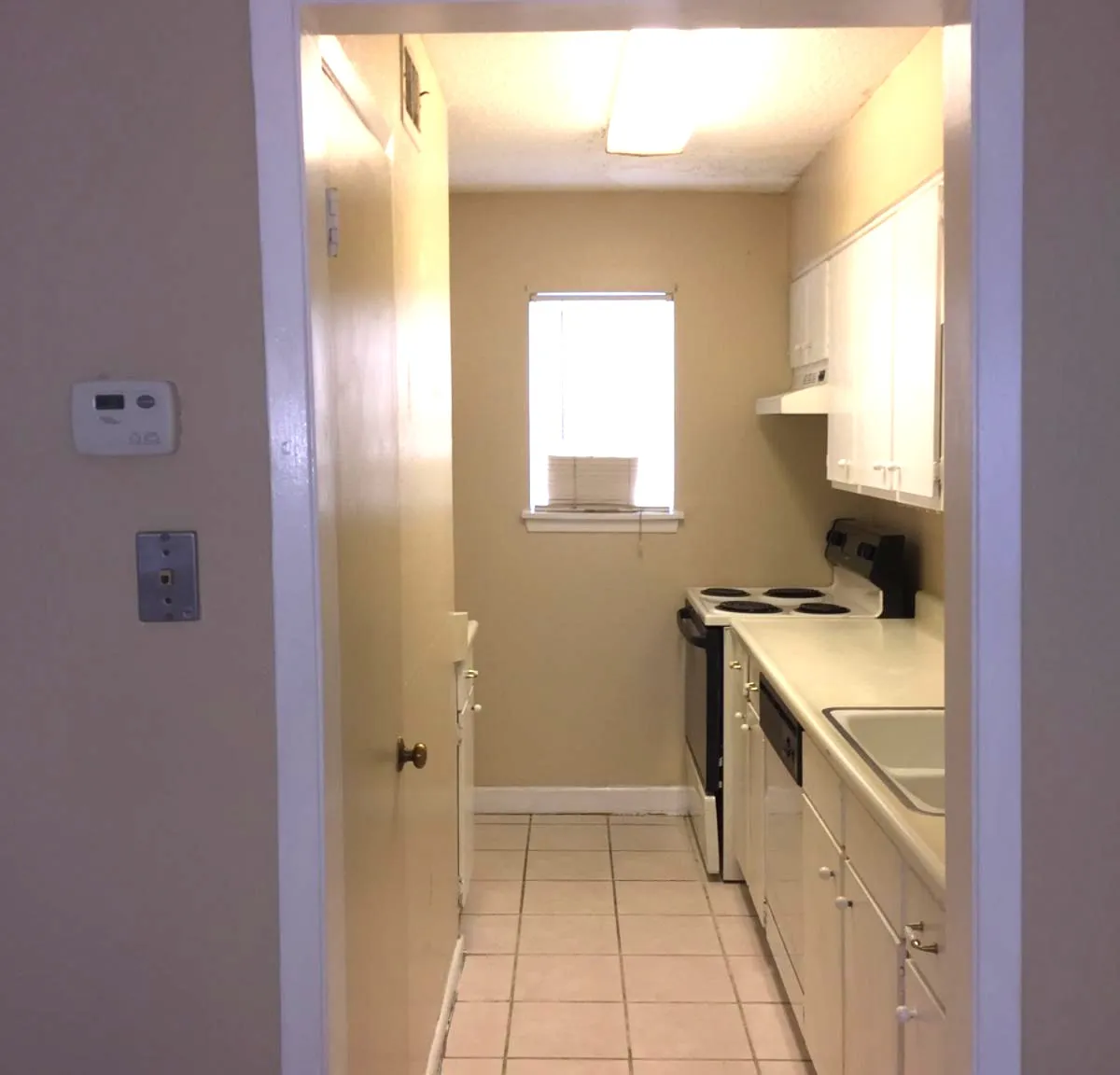 2 bed, 1.5 bath, 1200 sqft, $995 — Photo 1