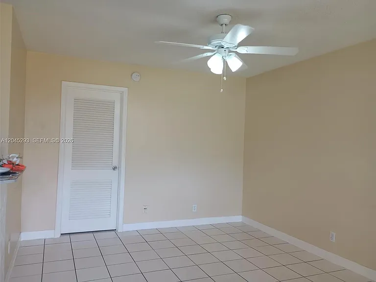 1433 SW 24th Ct #2 — Photo 3