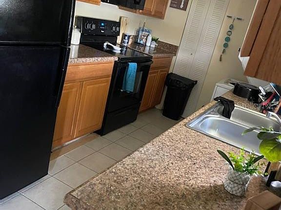 3rd image of 17 W Country Cove Way
