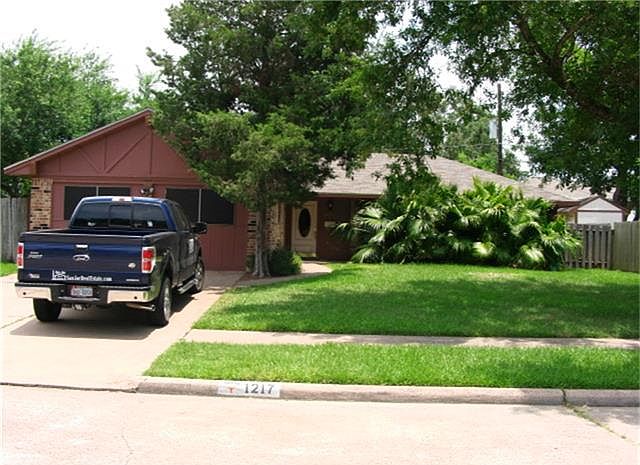 1st image of 1217 Carolyn St