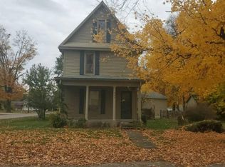 607 4th St, Howe, IN 46746