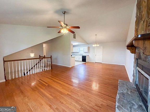 5th image of 241 Daniel Rd