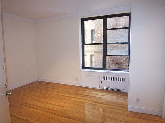 2nd image of 112 W 72nd St APT 8C