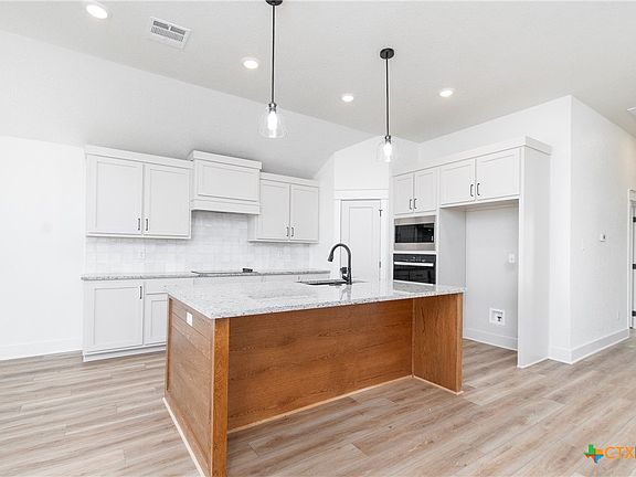 2nd image of 2915 Atascosa Dr